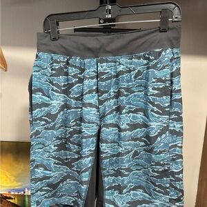 Lululemon Athletica Black and Blue Athletic Shorts M